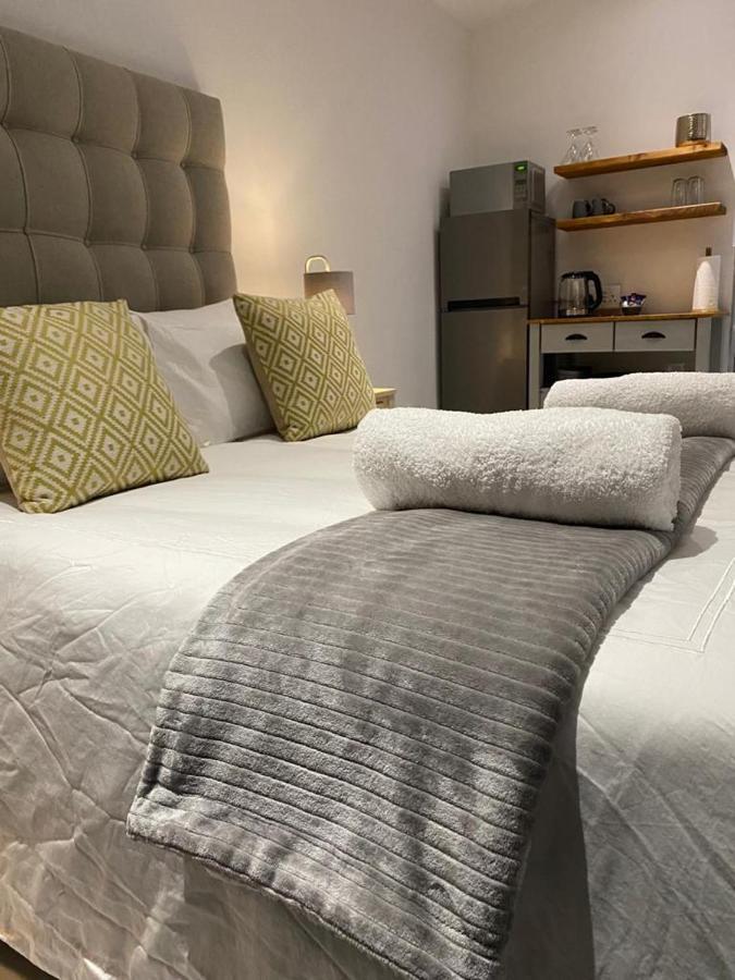 Miles House Apartment George Luaran gambar