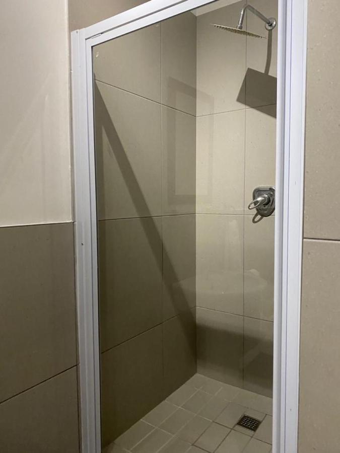 Miles House Apartment George Luaran gambar