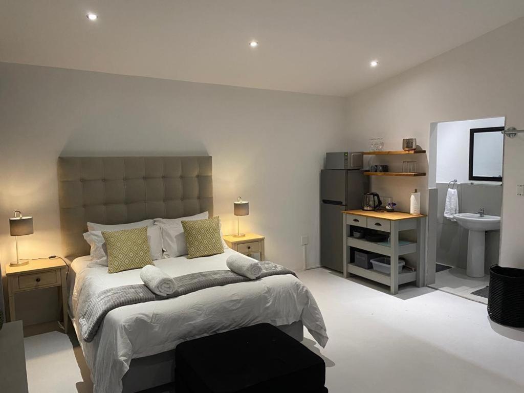 Miles House Apartment George Luaran gambar